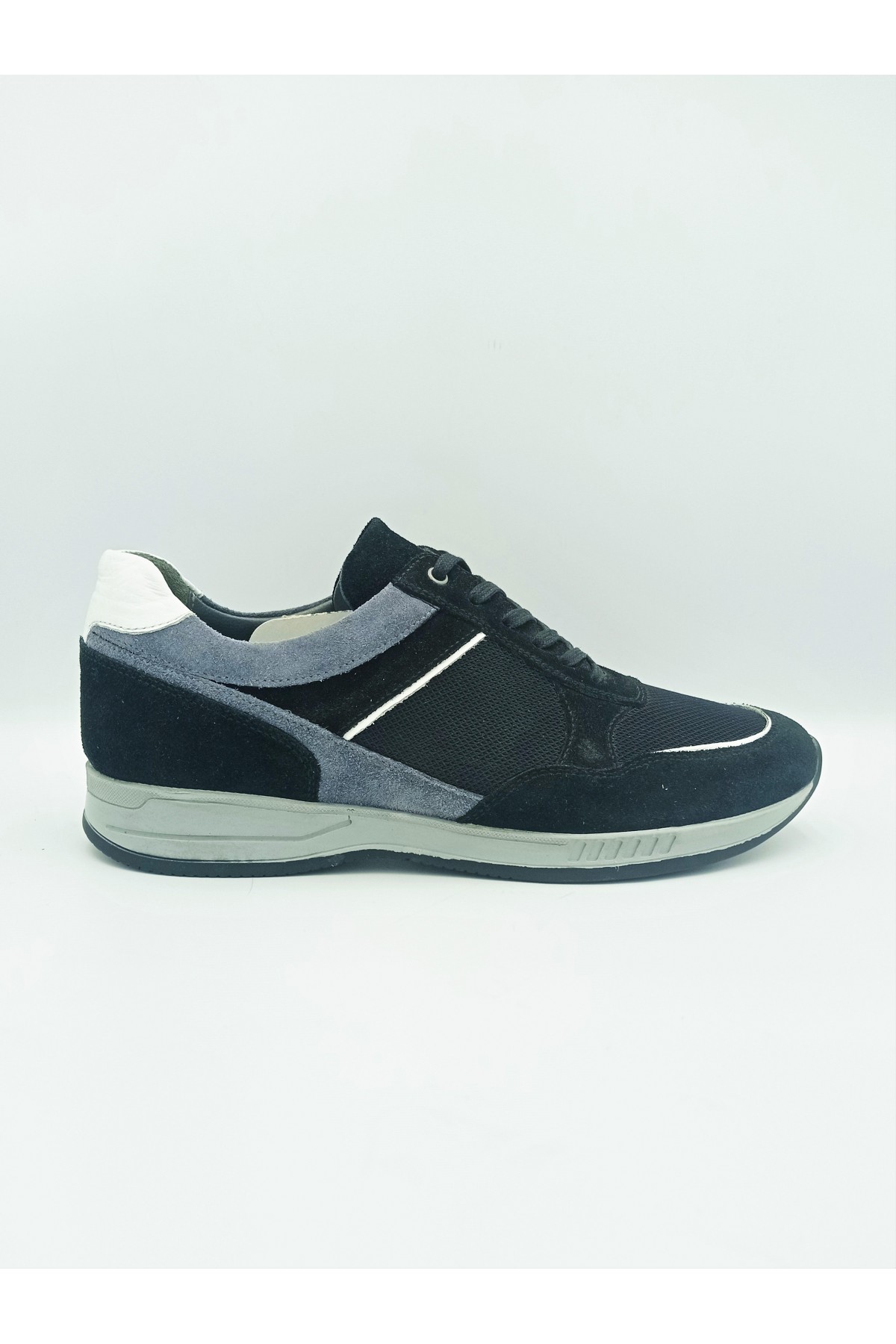 VOYAGER SNEAKER 4697