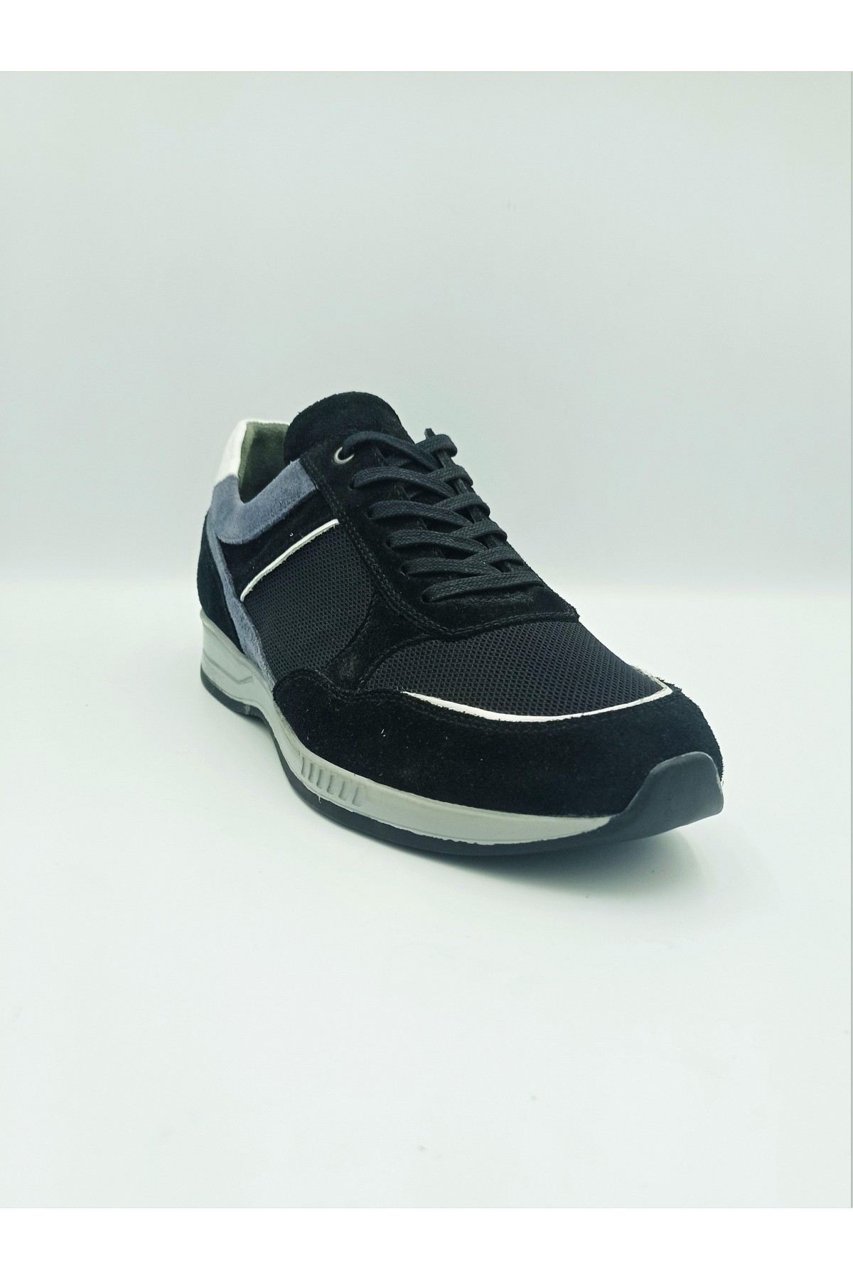 VOYAGER SNEAKER 4697